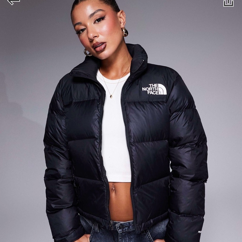 The North Face Women's Nuptse 700 EUC size M